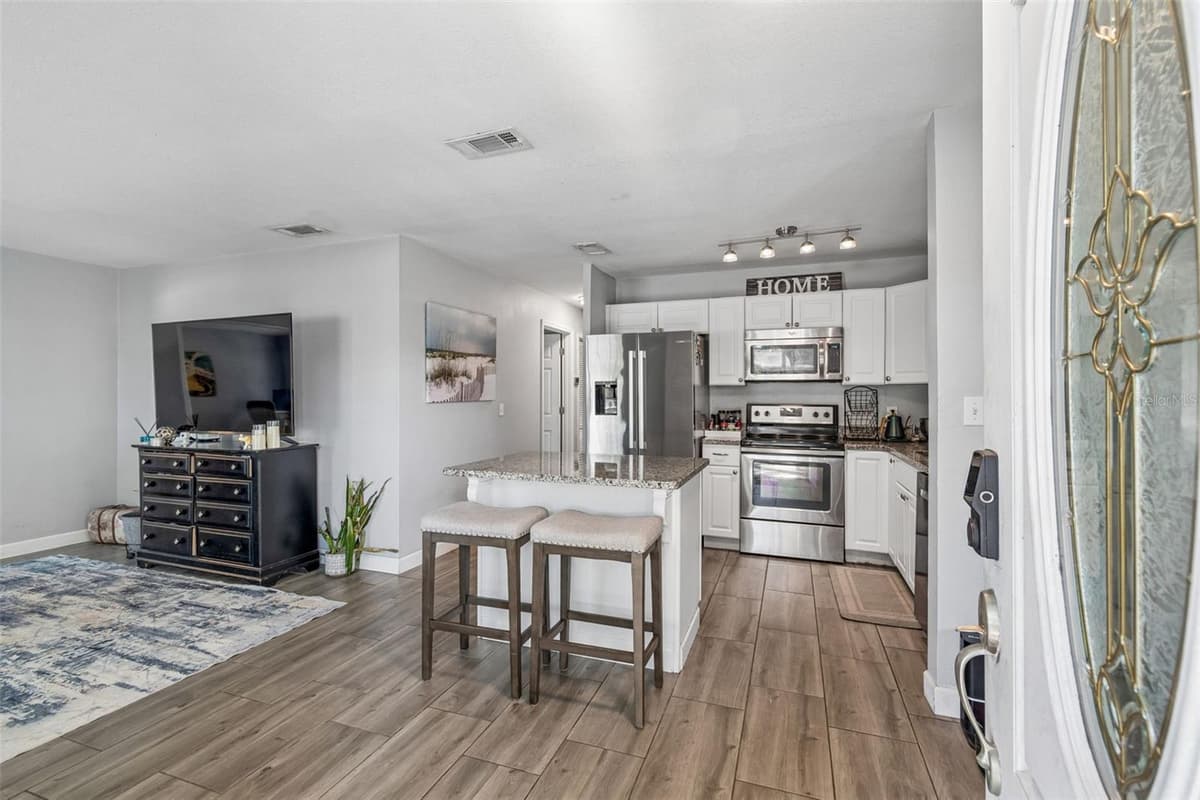 6330 RENELLIE COURT — photo 6 of 68