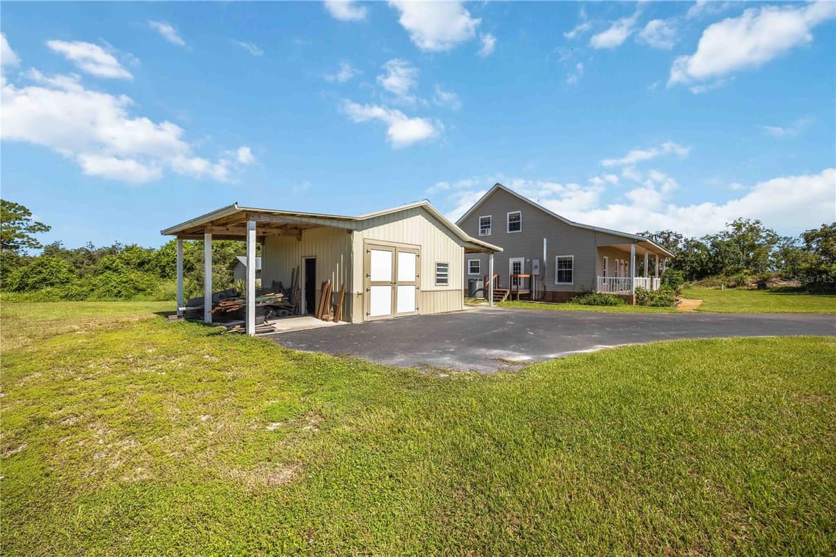 2711 SNYDER ROAD — photo 3 of 50