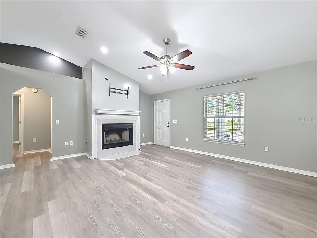 15 REDWOOD RUN — photo 5 of 70