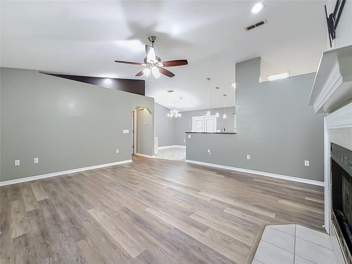 15 REDWOOD RUN — photo 6 of 70