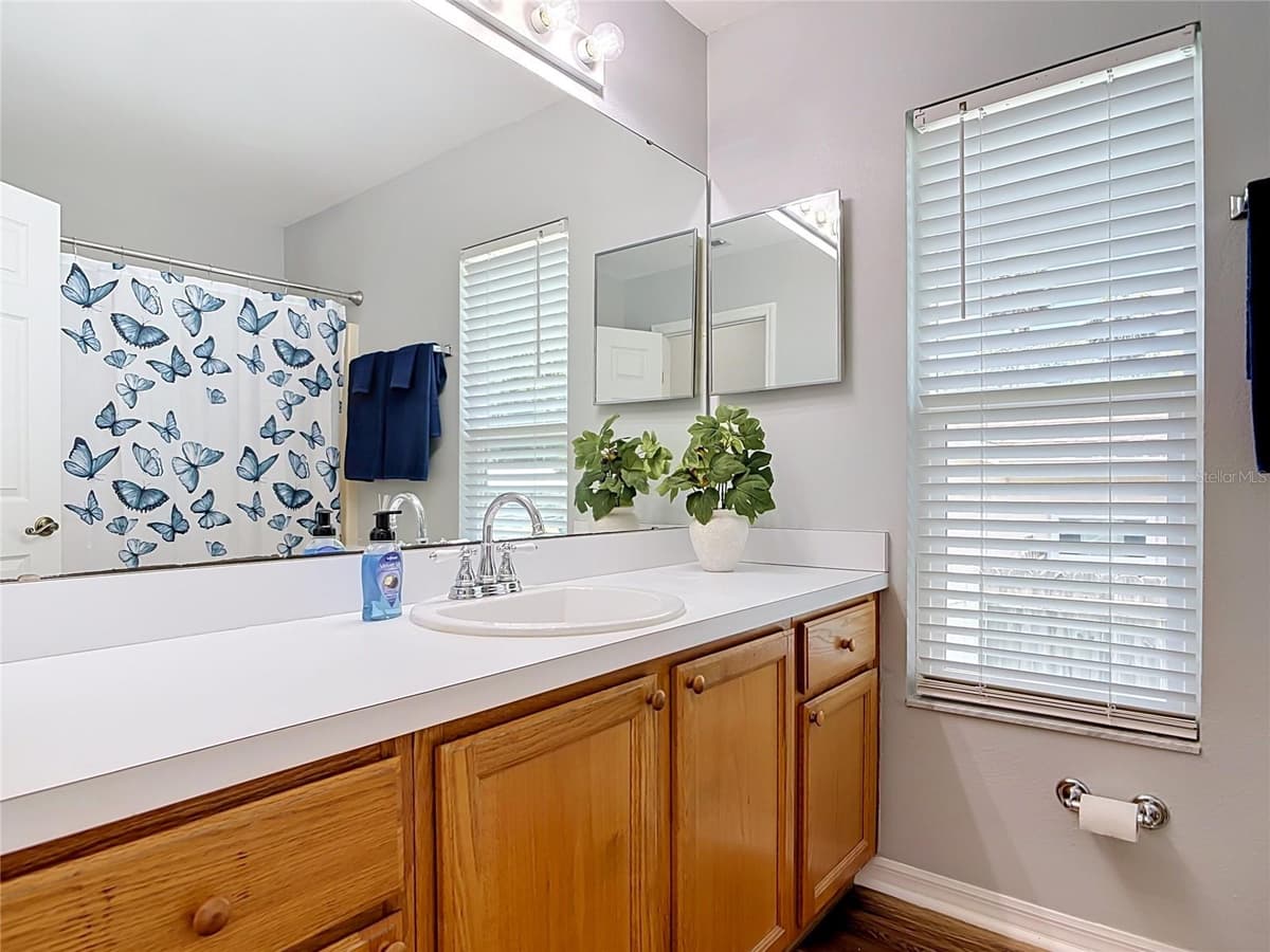 390 MAGNOLIA PLACE — photo 27 of 44