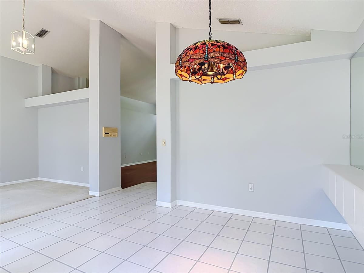 390 MAGNOLIA PLACE — photo 5 of 44