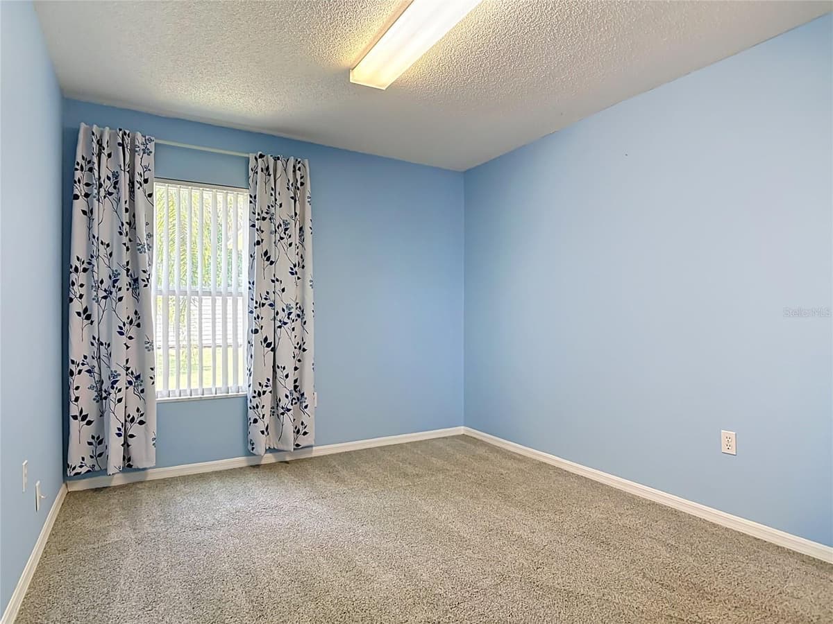 390 MAGNOLIA PLACE — photo 23 of 44