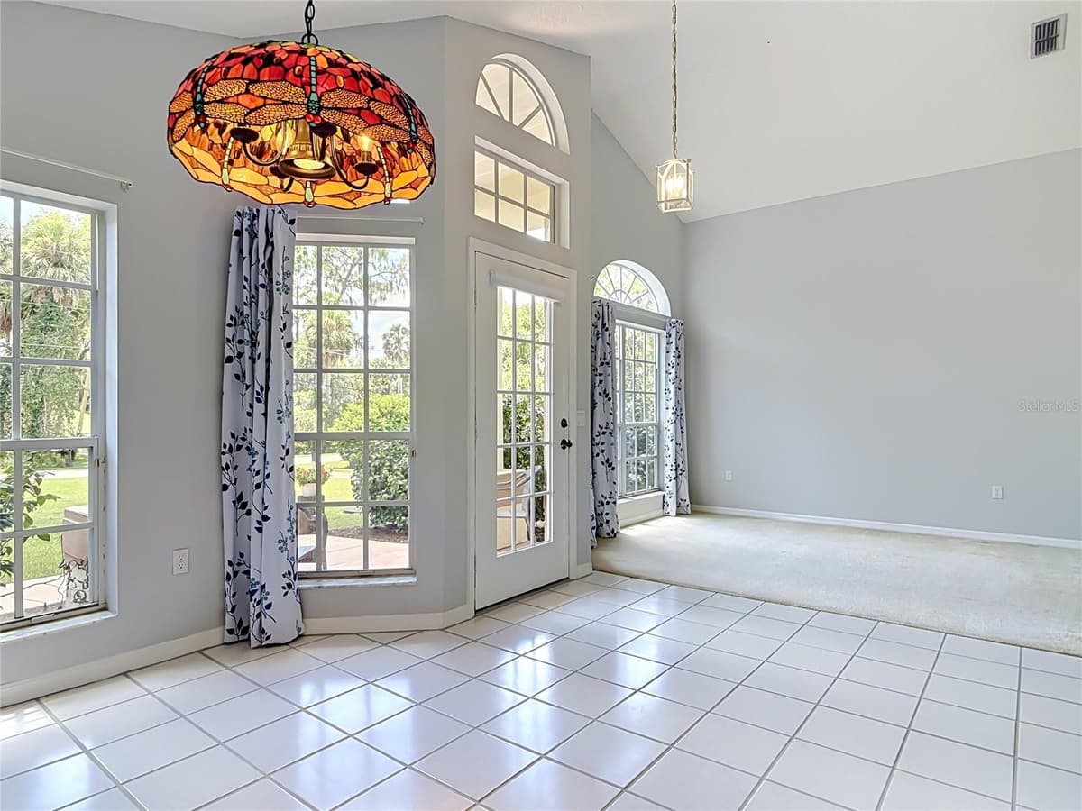 390 MAGNOLIA PLACE — photo 3 of 44