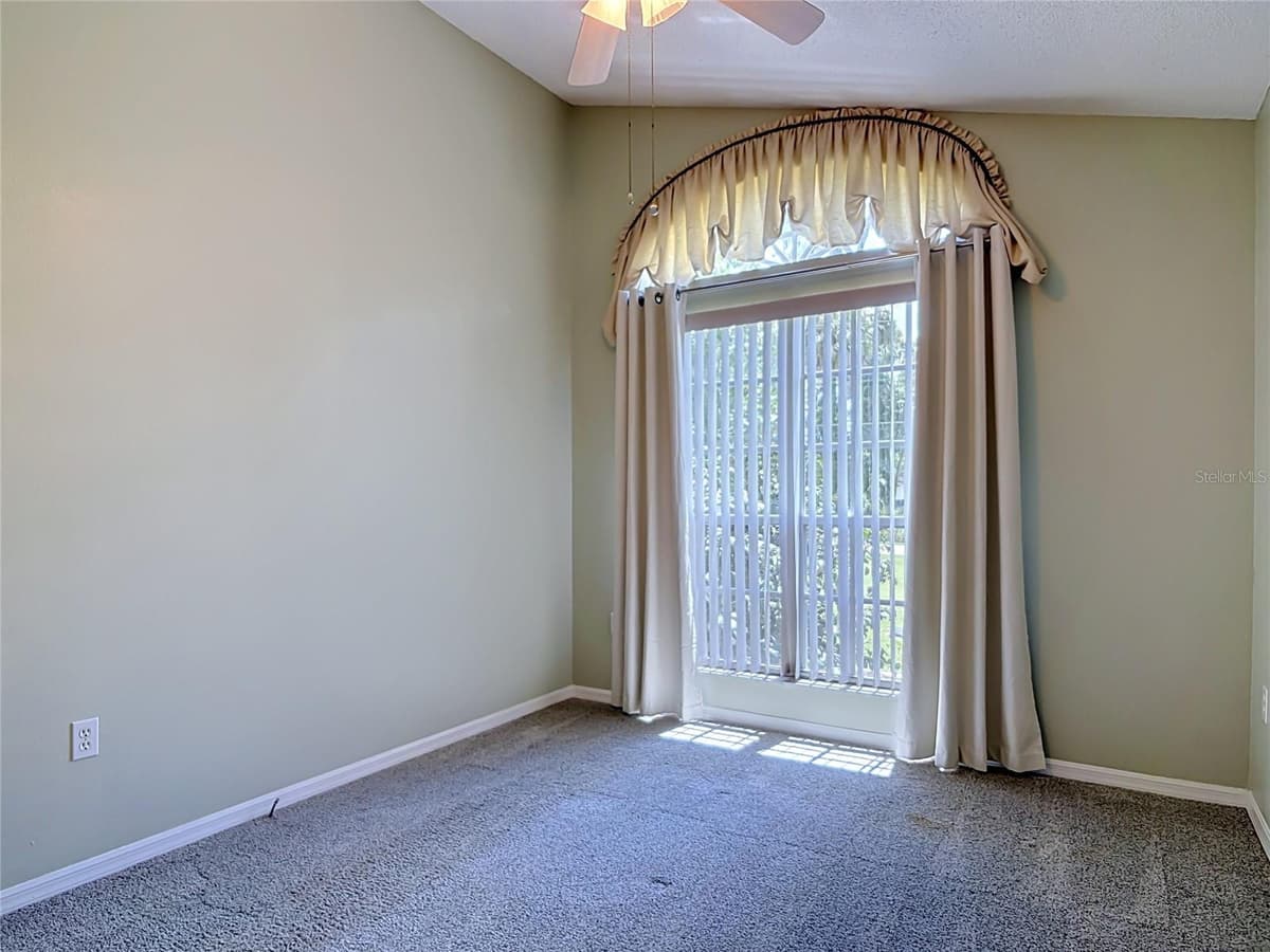 390 MAGNOLIA PLACE — photo 26 of 44