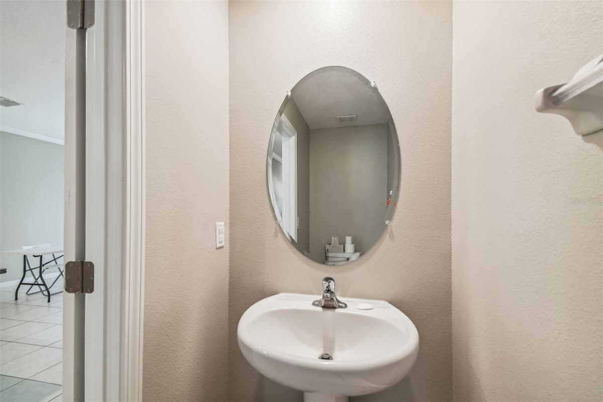 21868 LYONIA LANE — photo 26 of 90