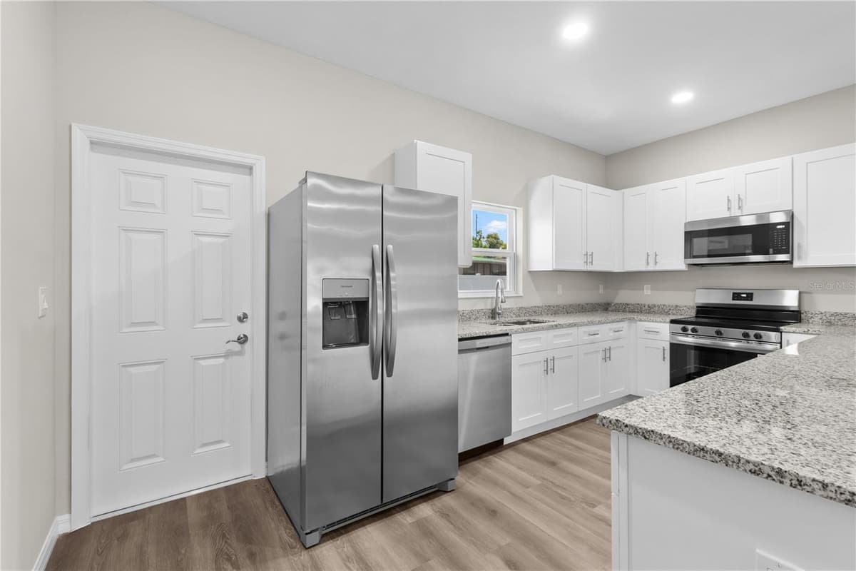 5013 FINDERS COURT — photo 14 of 47