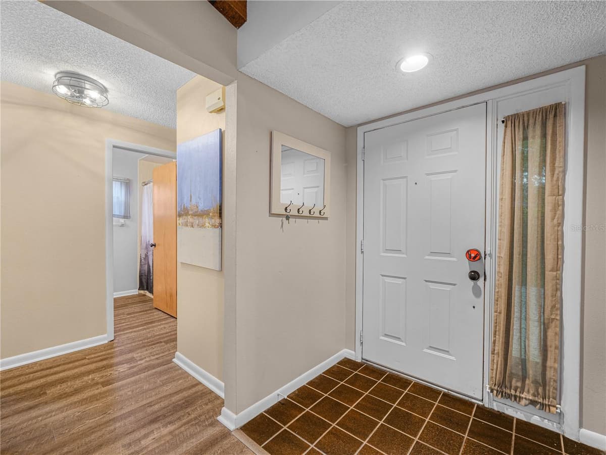 1880 CRYSTAL LAKE DRIVE — photo 4 of 29