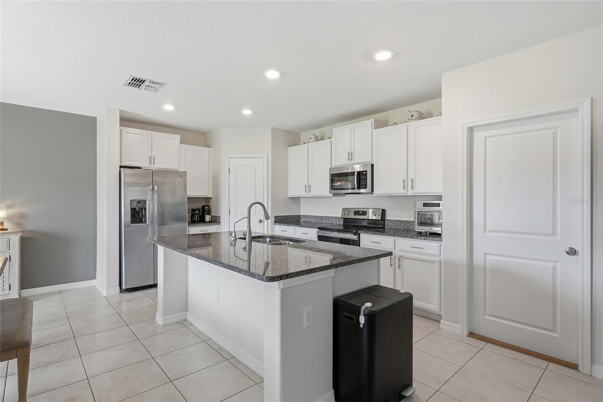 14471 ENGLISH LAVENDER DRIVE — photo 8 of 31
