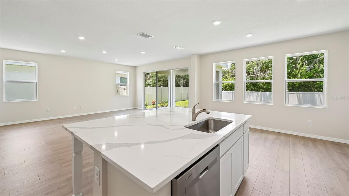10437 WOODLAND GARDEN WAY — photo 4 of 51