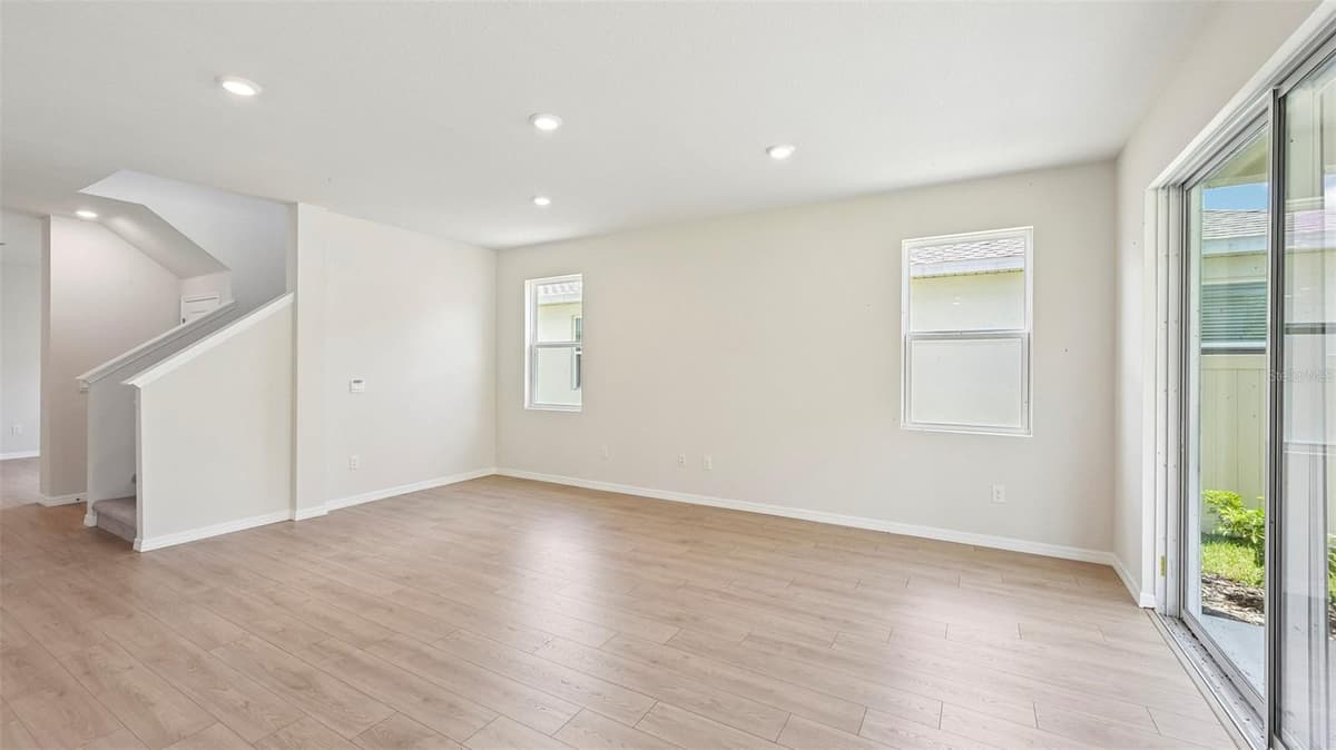 10437 WOODLAND GARDEN WAY — photo 10 of 51