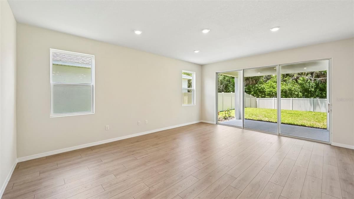 10437 WOODLAND GARDEN WAY — photo 11 of 51