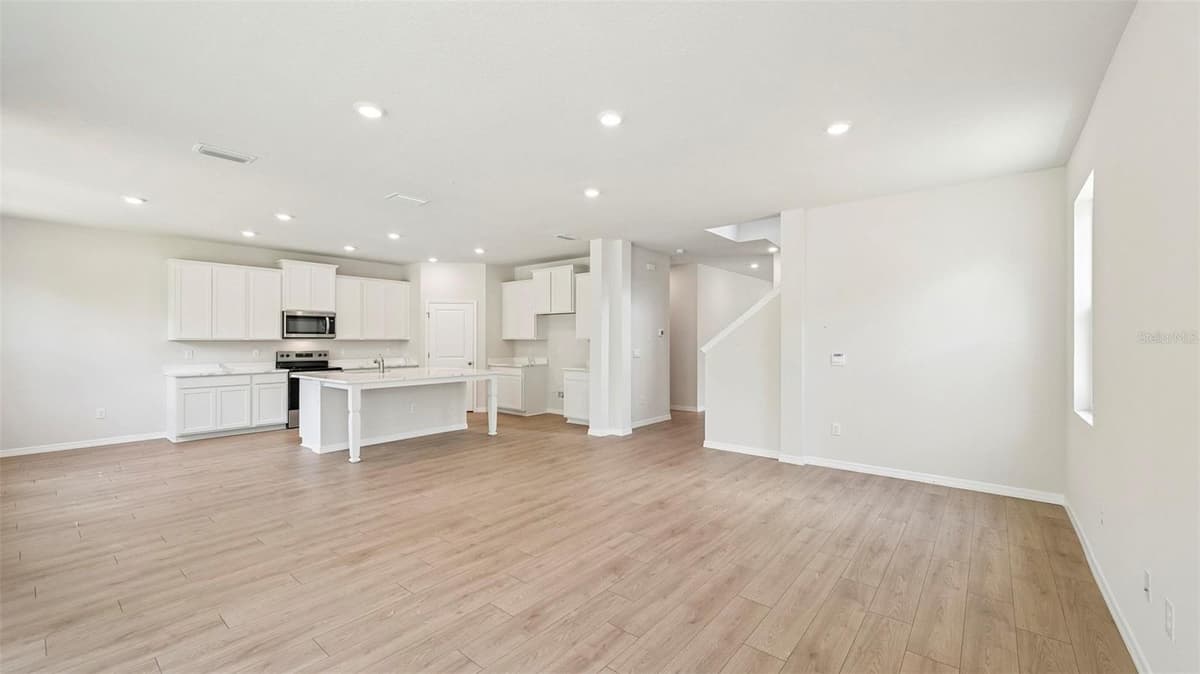 10437 WOODLAND GARDEN WAY — photo 8 of 51