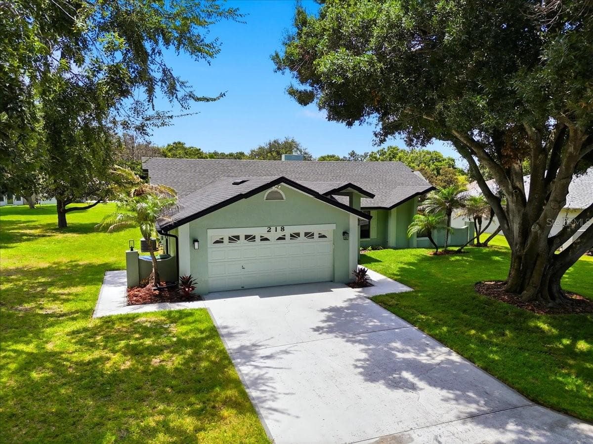 218 LAKE HARTRIDGE DRIVE — photo 4 of 57