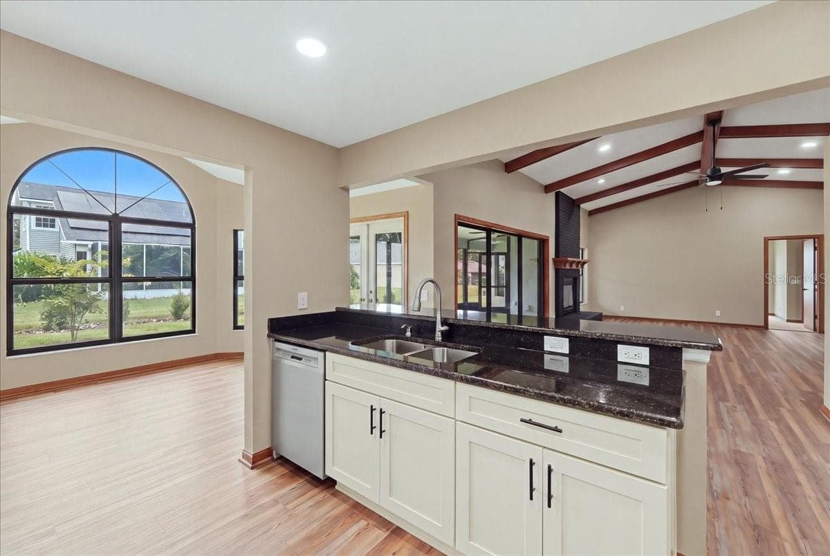 218 LAKE HARTRIDGE DRIVE — photo 24 of 57