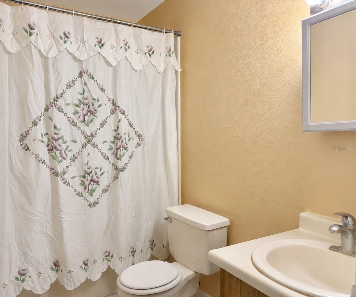 7011 WATERSIDE DR — photo 15 of 32