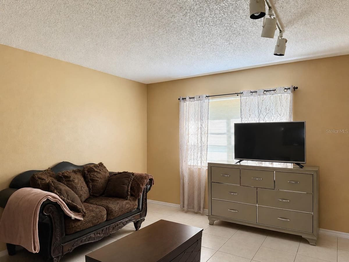 7011 WATERSIDE DR — photo 11 of 32