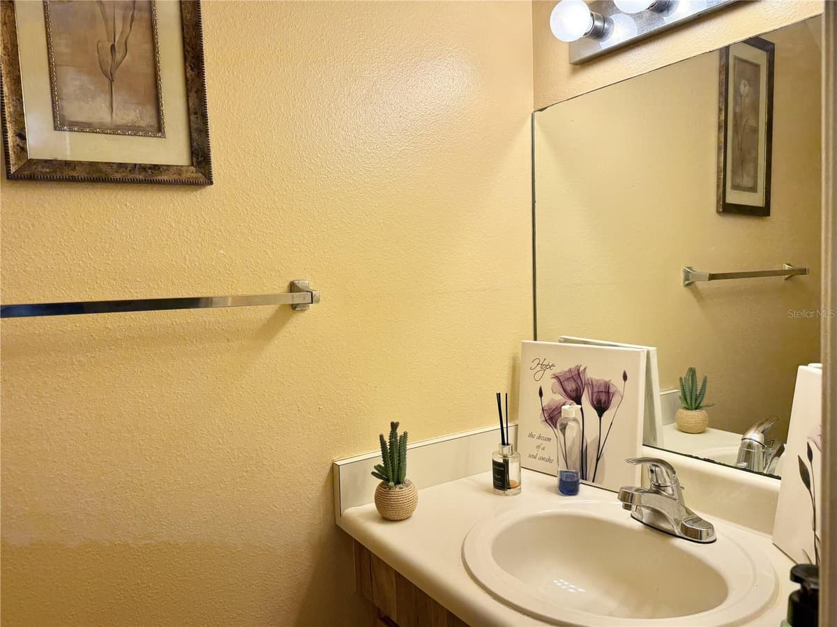 7011 WATERSIDE DR — photo 12 of 32
