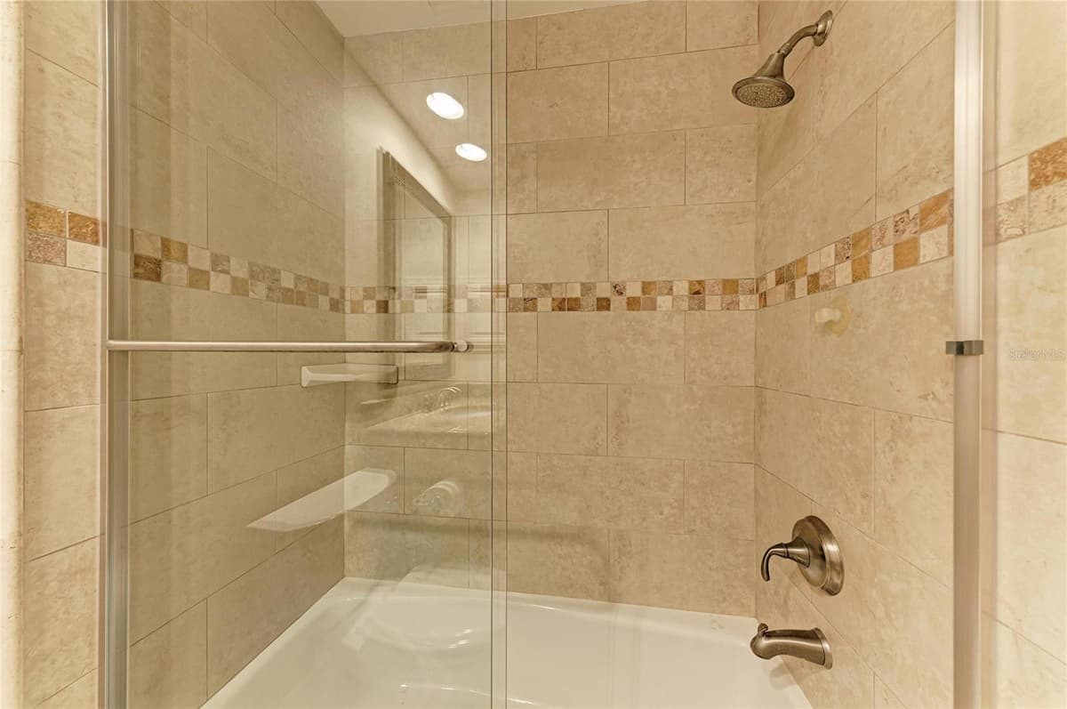6085 CLUBSIDE DRIVE — photo 32 of 40