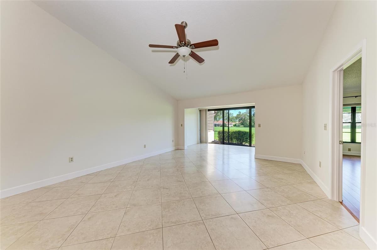 6085 CLUBSIDE DRIVE — photo 9 of 40