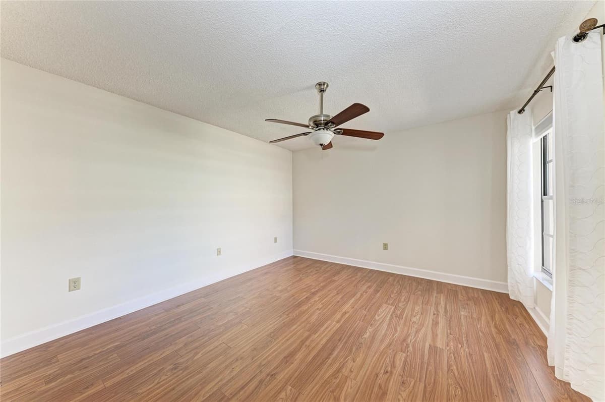 6085 CLUBSIDE DRIVE — photo 28 of 40