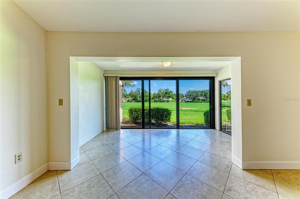 6085 CLUBSIDE DRIVE — photo 33 of 40