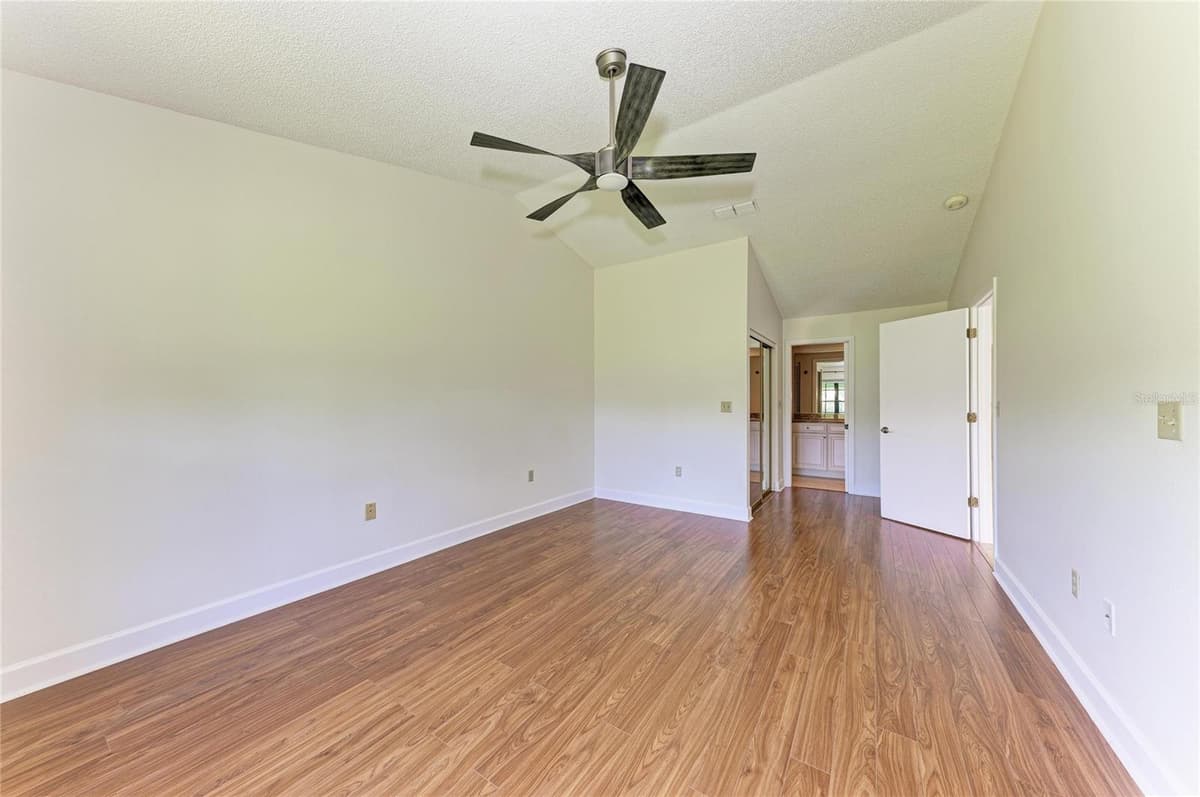 6085 CLUBSIDE DRIVE — photo 20 of 40