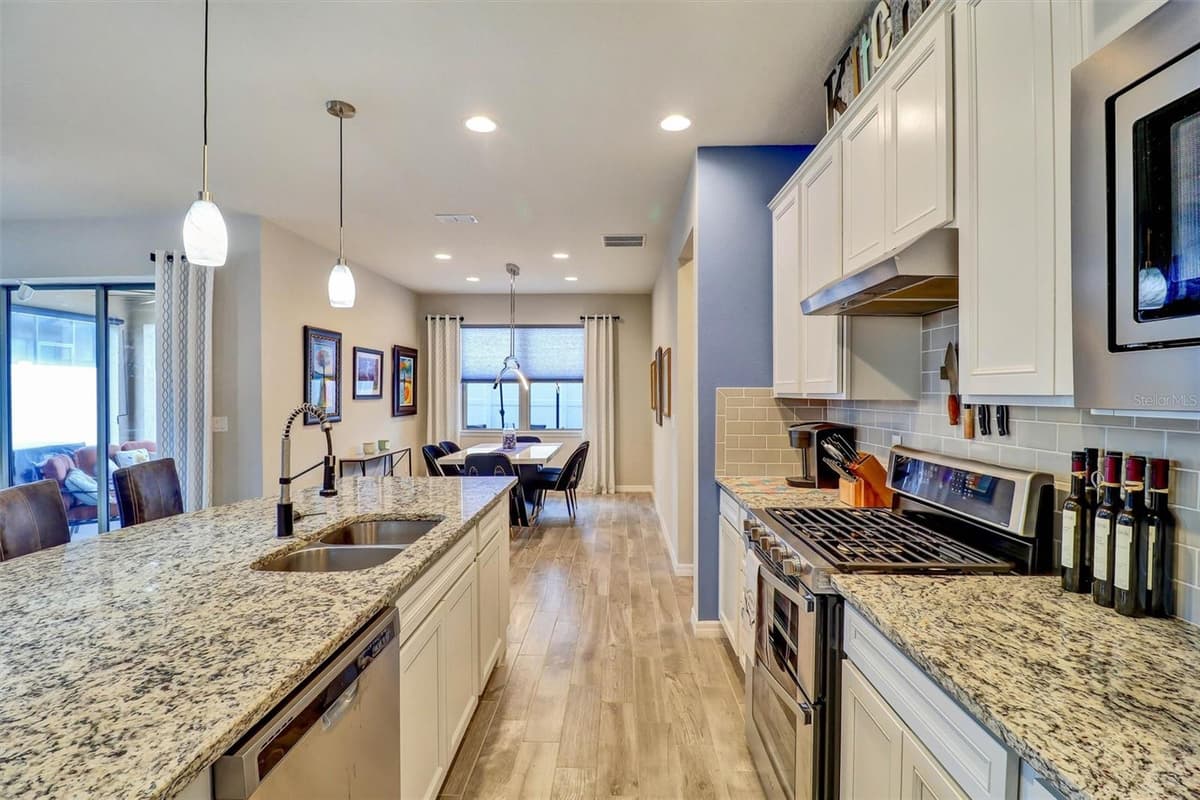 478 DEL SOL AVENUE — photo 17 of 63