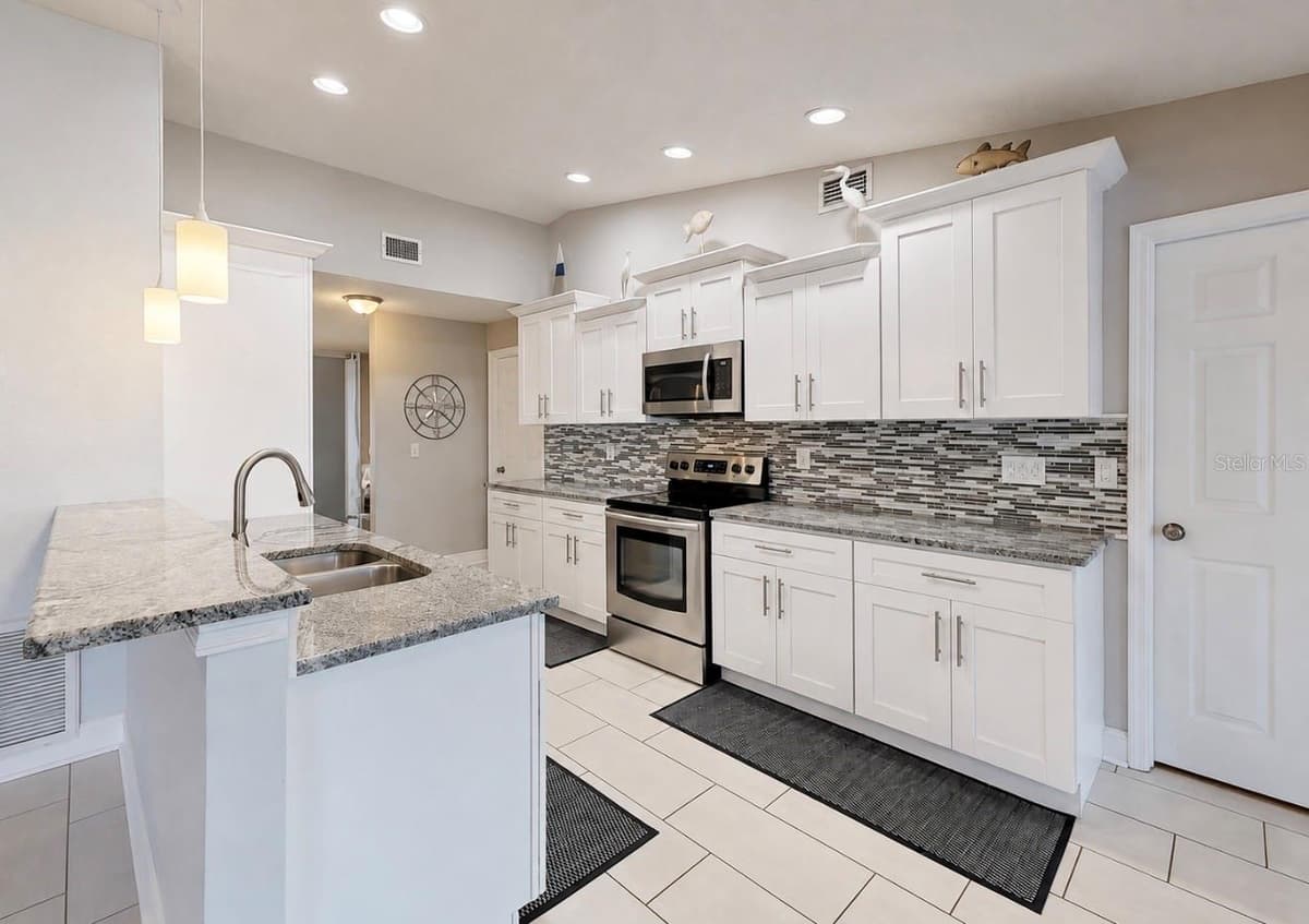 708 SPANISH MAIN DRIVE — photo 19 of 52