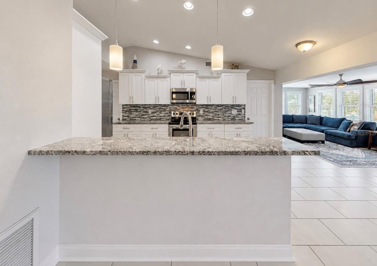 708 SPANISH MAIN DRIVE — photo 21 of 52