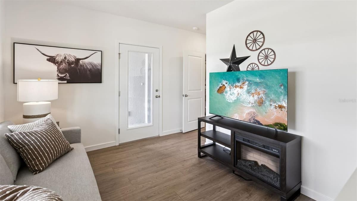 3162 GREY MOSS DRIVE — photo 11 of 56