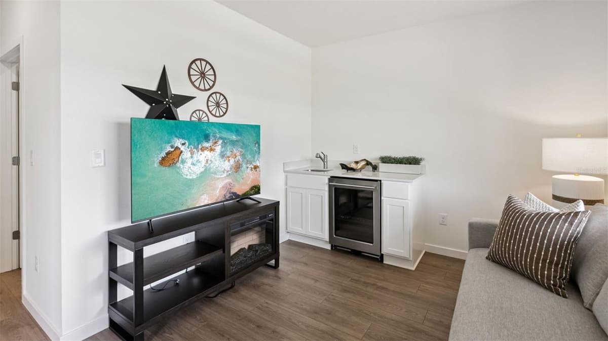 3162 GREY MOSS DRIVE — photo 9 of 56