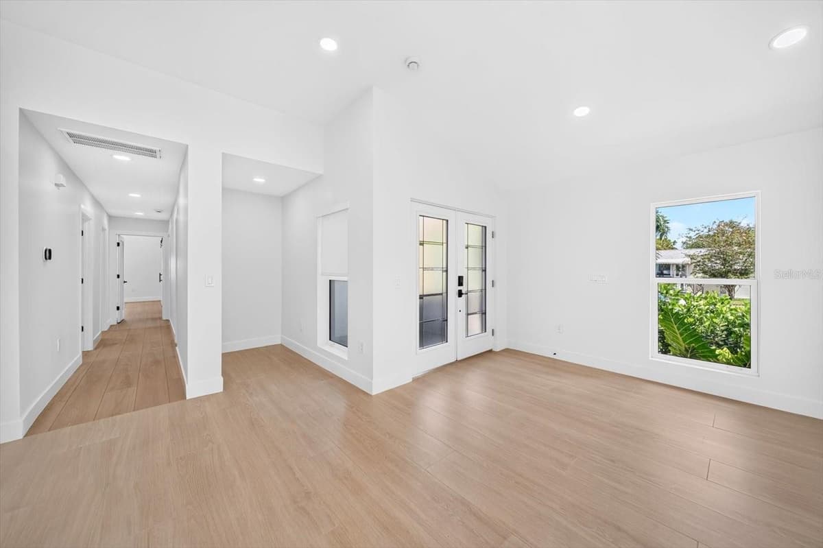 4847 DR MARTIN LUTHER KING JR STREET — photo 17 of 45