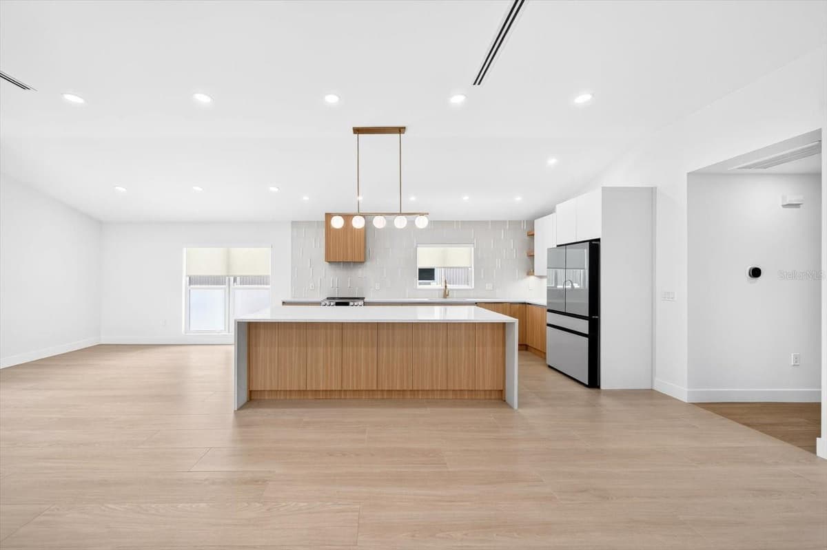 4847 DR MARTIN LUTHER KING JR STREET — photo 16 of 45