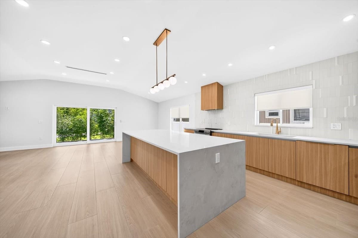 4847 DR MARTIN LUTHER KING JR STREET — photo 12 of 45