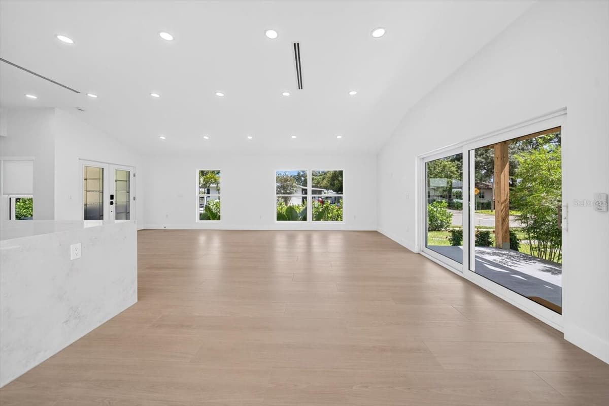 4847 DR MARTIN LUTHER KING JR STREET — photo 14 of 45