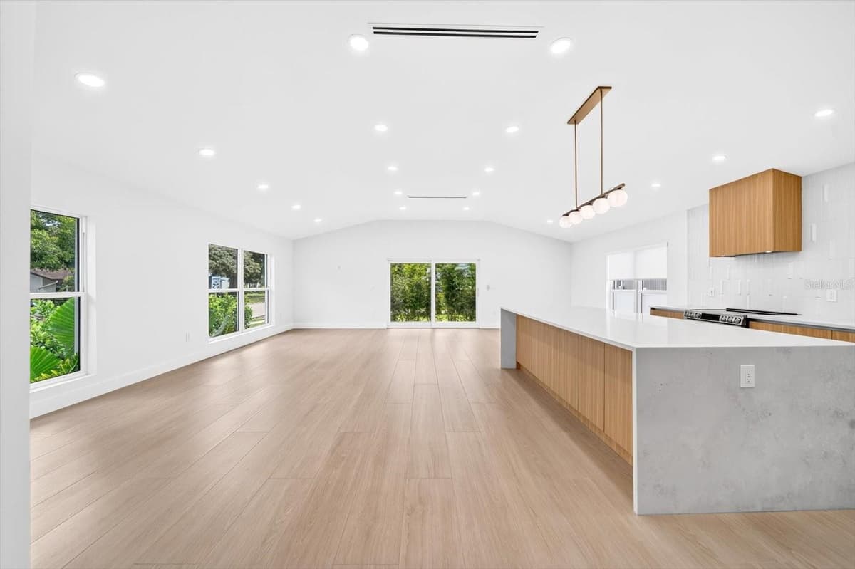 4847 DR MARTIN LUTHER KING JR STREET — photo 15 of 45