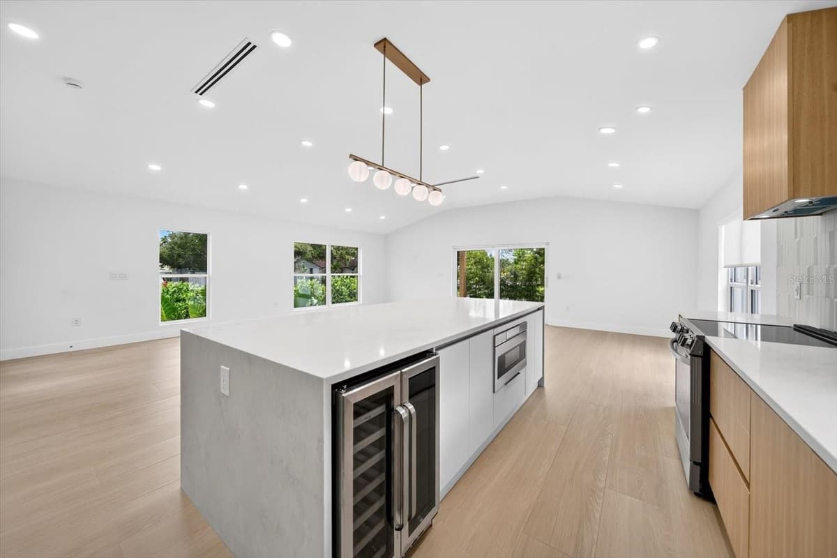 4847 DR MARTIN LUTHER KING JR STREET — photo 10 of 45