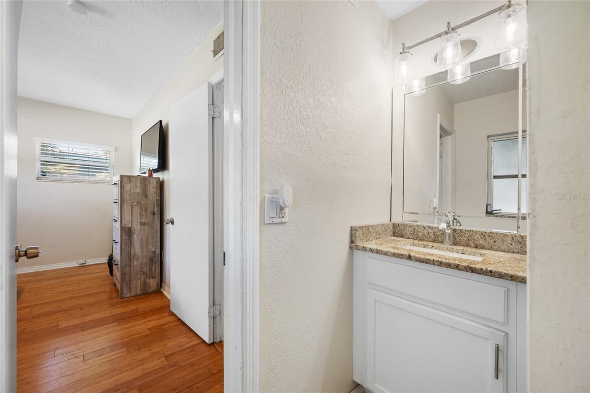 6410 WALTON WAY — photo 15 of 30