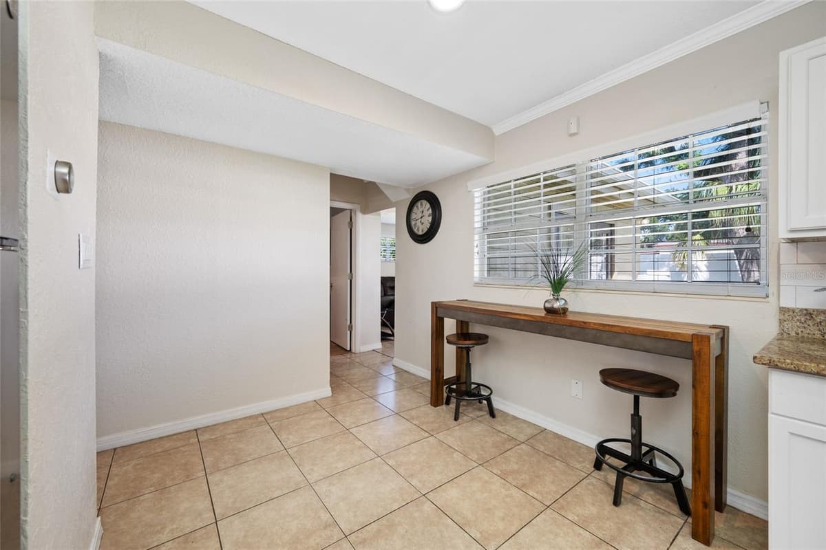 6410 WALTON WAY — photo 10 of 30