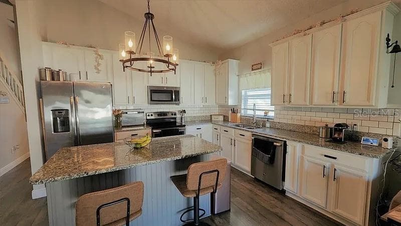 254 BRIDGE CREEK BOULEVARD — photo 13 of 31
