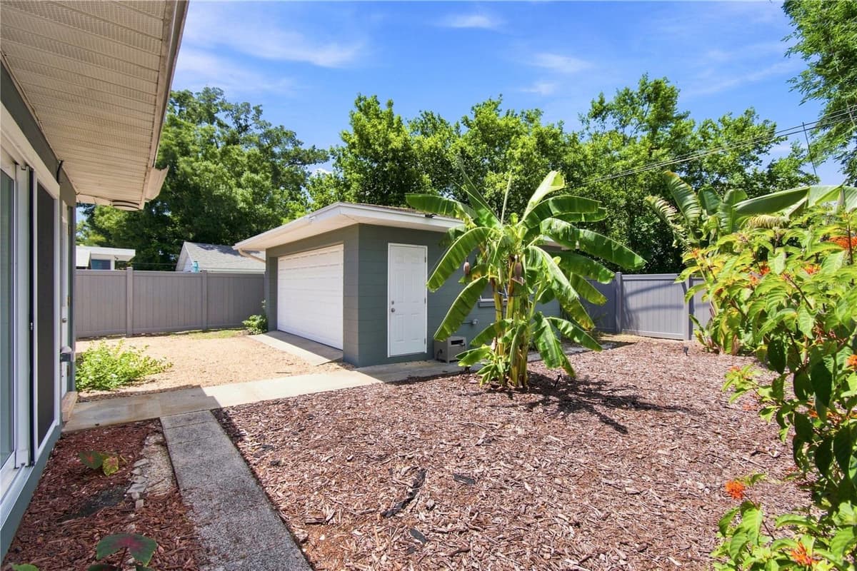 3005 10TH AVENUE — photo 37 of 52