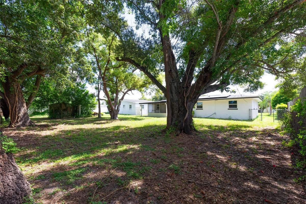 1516 COUNTRY LANE — photo 13 of 17