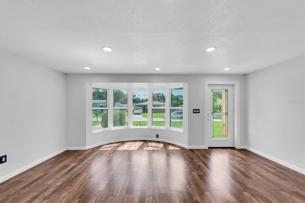 1516 COUNTRY LANE — photo 3 of 17
