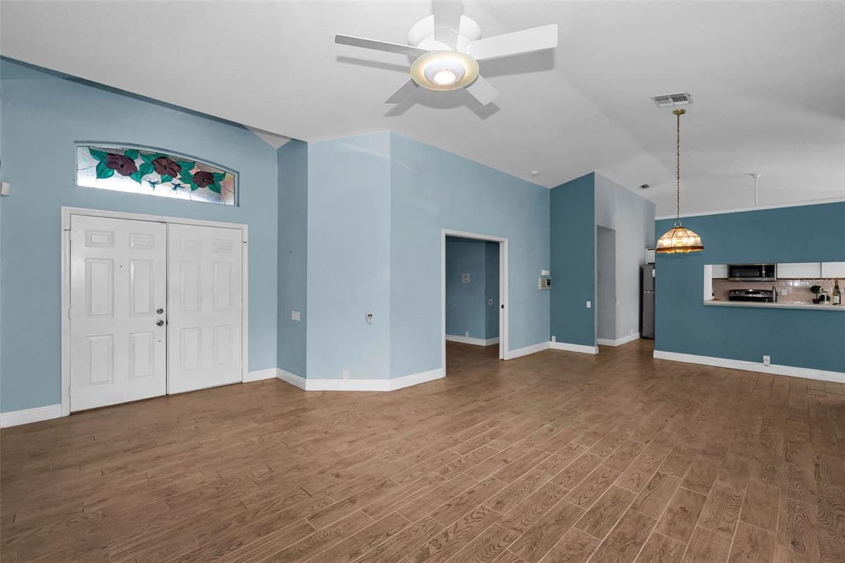 8919 KEATS DRIVE — photo 12 of 58