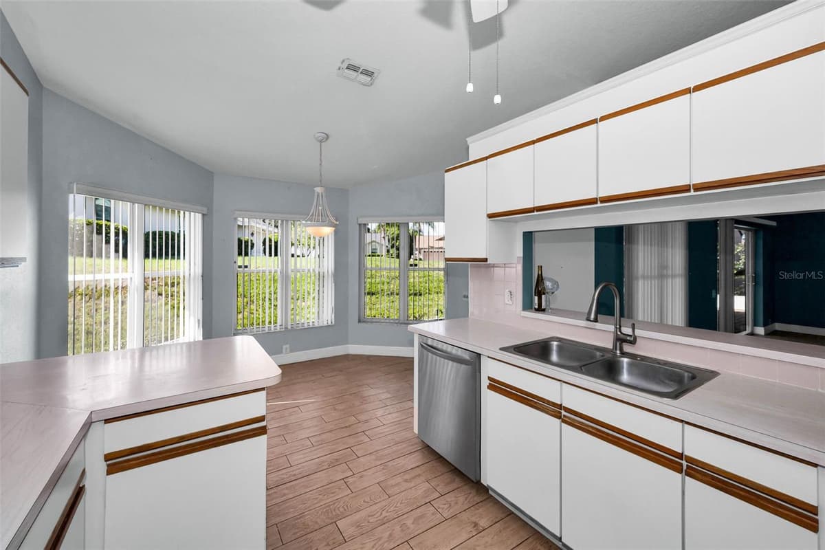 8919 KEATS DRIVE — photo 17 of 58