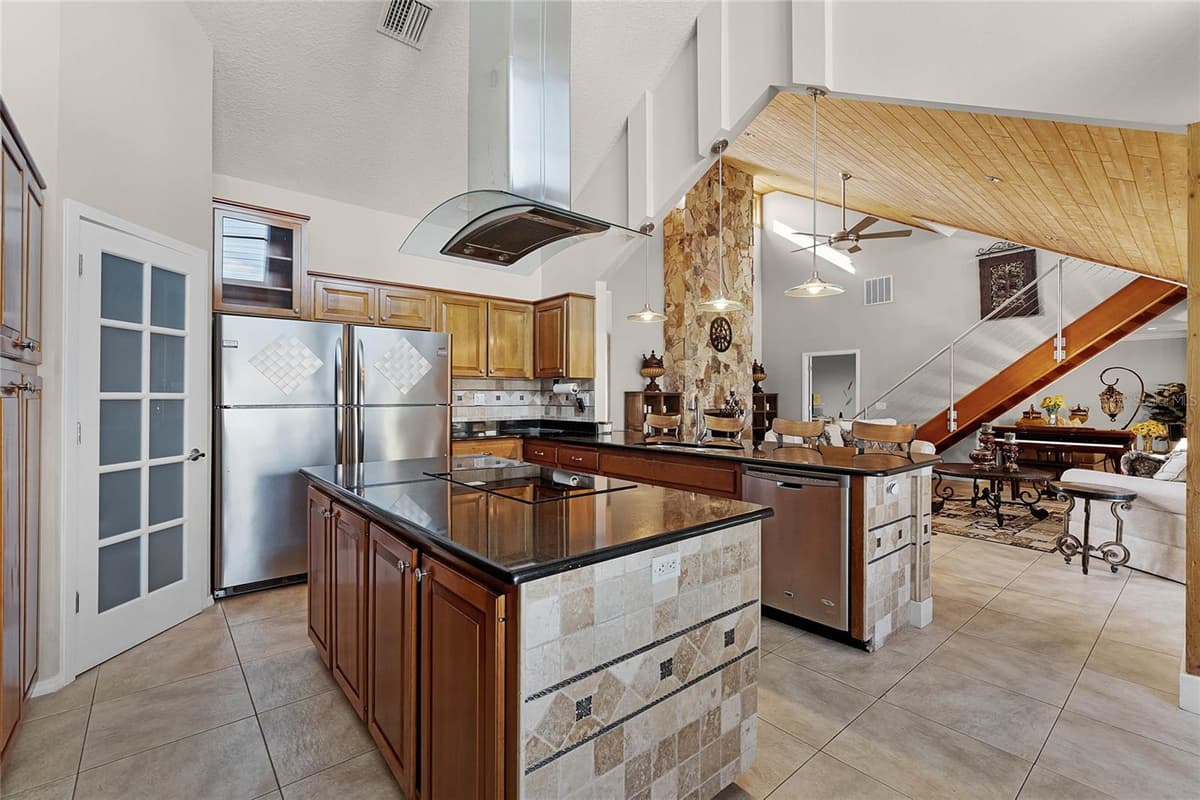8605 BAY SHORE COVE — photo 18 of 61