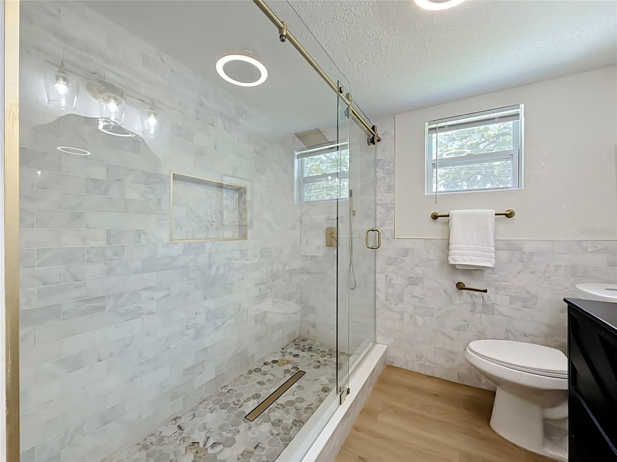 8718 94TH ST — photo 14 of 46