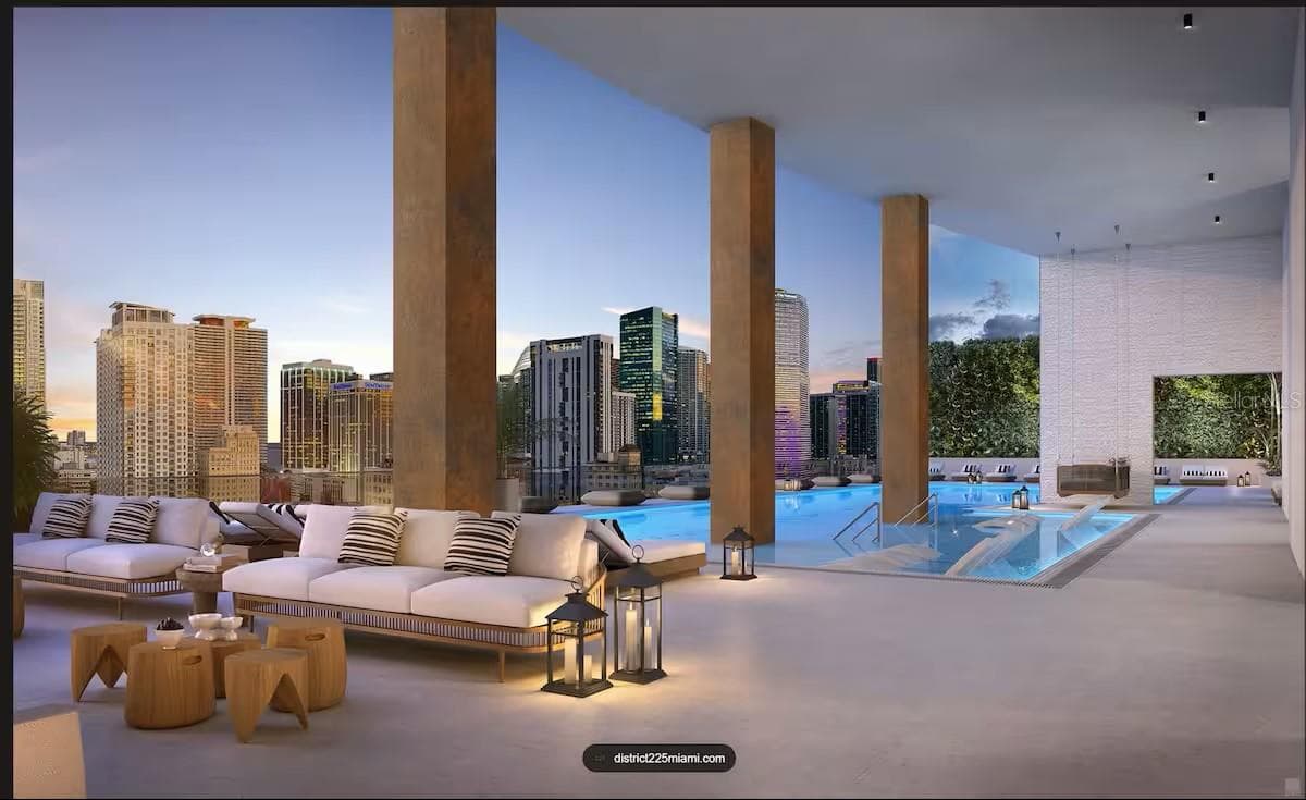 225 MIAMI AVENUE — photo 25 of 32