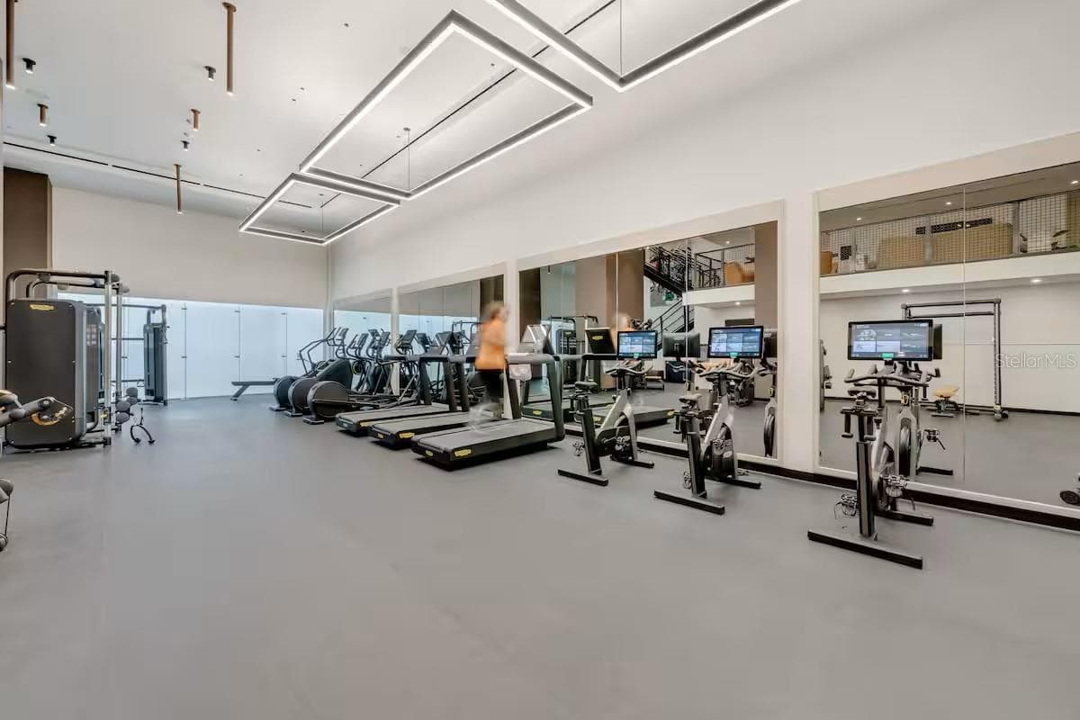 225 MIAMI AVENUE — photo 12 of 32